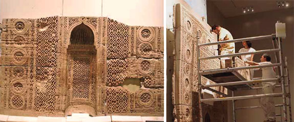 Montaje del Mihrab de Al- Uwayna en el Museo Nacional de Omán