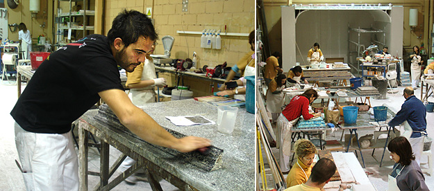 Preparación de molduras en estuco mármol y vista general durante el taller de estuco